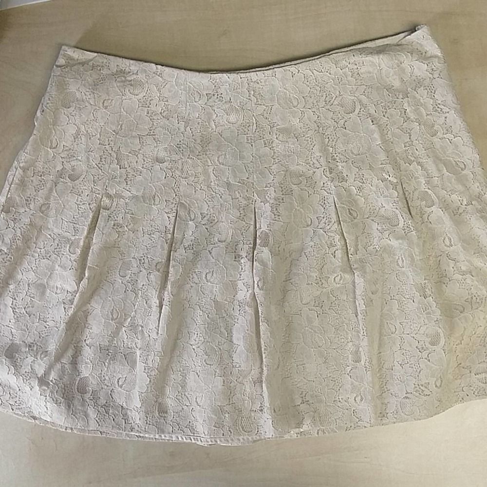 Kensie Pleated Lace Floral Overlay Skirt 12 - Picture 8 of 8